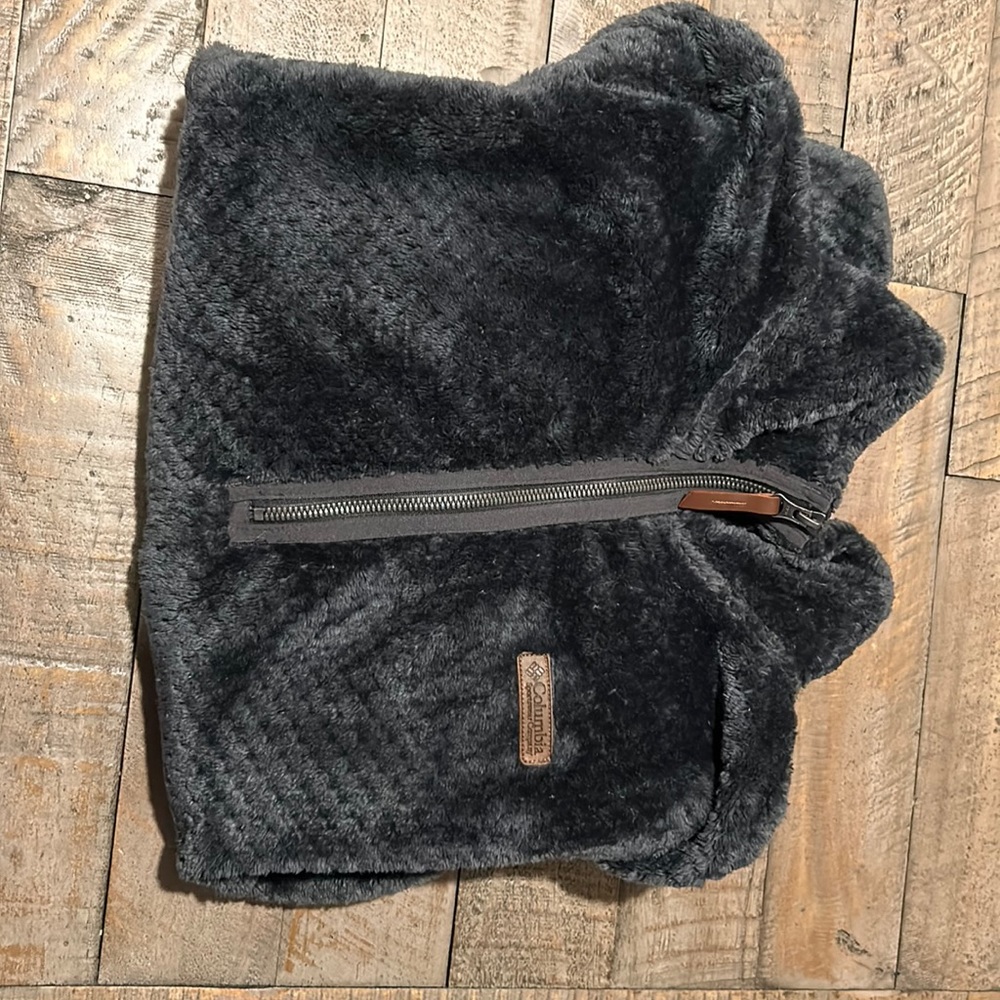 Like new Columbia zip up.